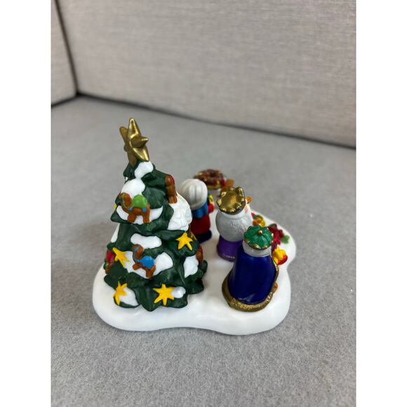 Department 56 North Pole Series Christmas Around The World Feliz Navidad #56871 - Picture 4 of 7